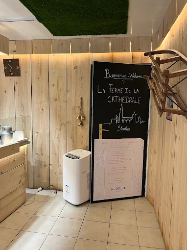 Panneau de la fromagerie sur la place de la cathedrale